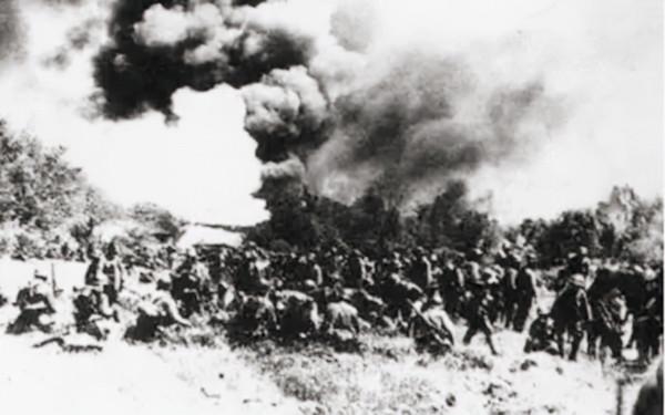 被自己學生出賣殺害，臨死前提要求：棺材豎著下葬，死後也要站著