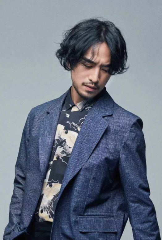 張曉晨：《加油好男兒》出道，出道多年參演多部戲始終沒有大火