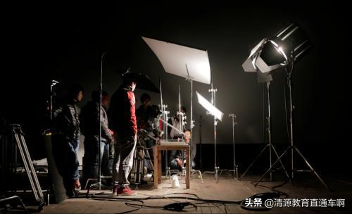 大一新生請注意，大學裡有4個社團很費錢，普通家庭的學生慎入