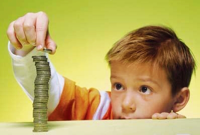 父母該不該告訴孩子家裡不富裕？睿智的父母懂得這樣引導孩子
