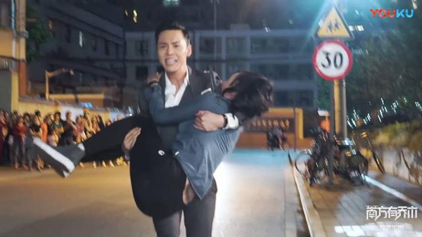 那些被“公主抱”給打敗的男演員,網友只對張豐毅表示理解 那些被“公主抱”給打敗的男演員,網友只對張豐毅表示理解