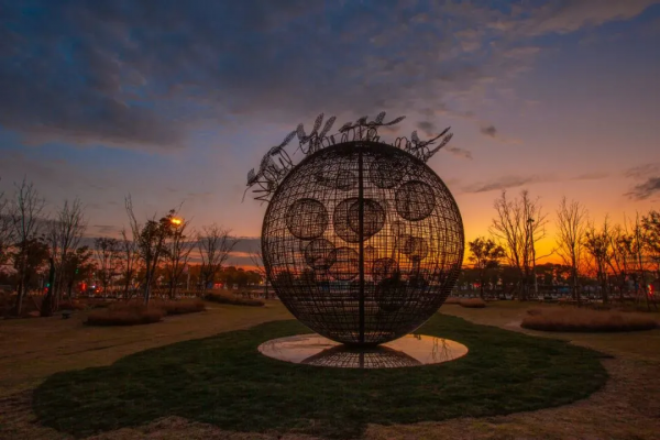 路邊的“展覽”！七件重量級城市雕塑上新，你會“偶遇”TA嗎？