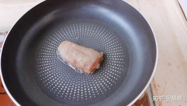 假如廚房只能有一口鍋?蘇泊爾火紅點聚油煎鍋最應該被留下 假如廚房只能有一口鍋?蘇泊爾火紅點聚油煎鍋最應該被留下