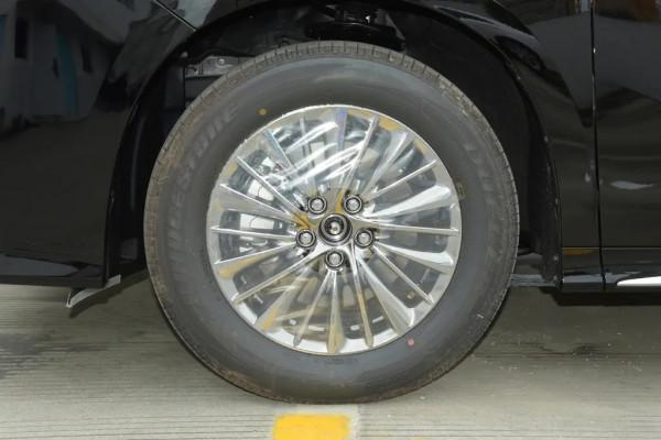 豐田埃爾法出現後輪吃胎怎麼辦? 豐田埃爾法出現後輪吃胎怎麼辦?