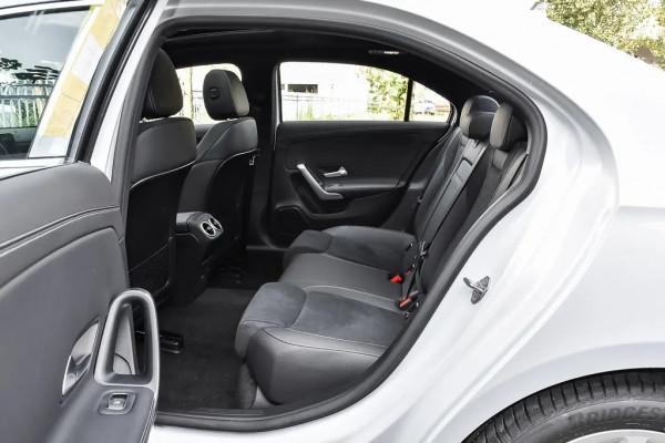 20多萬入手賓士A200L,只因三叉星徽的誘惑太大 20多萬入手賓士A200L,只因三叉星徽的誘惑太大