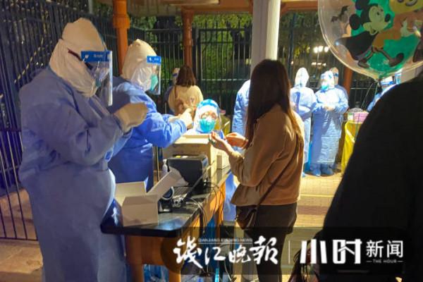 小時連線｜上海迪士尼暫時關閉的這一夜，我看到醫護人員的隊伍比煙花更震撼