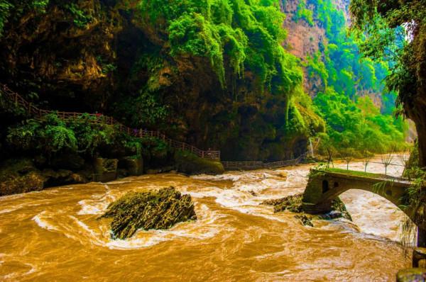 貴州不可多得的人間淨土,千泉歸壑,石奇瀑布更奇,遊客少消費低 貴州不可多得的人間淨土,千泉歸壑,石奇瀑布更奇,遊客少消費低