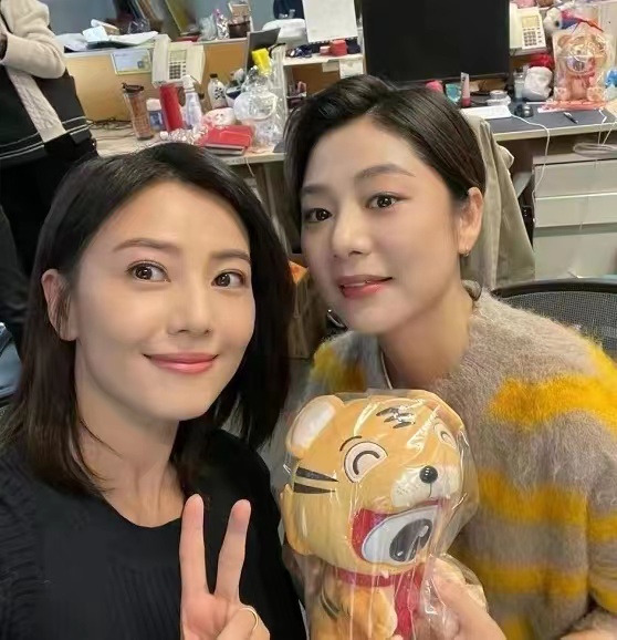 高圓圓王真兒現身活動，把王真兒襯托成路人，場面混亂粉絲擠紅臉