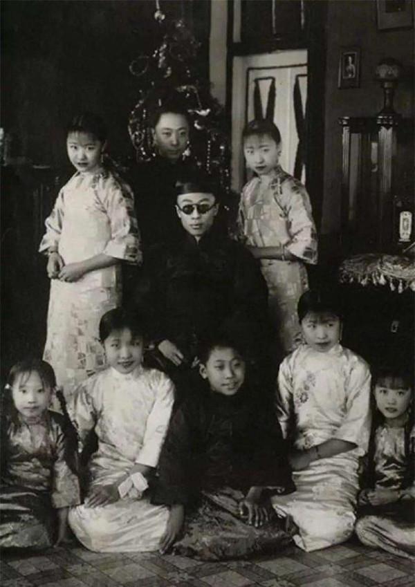 大清滅亡後，格格們都嫁給了誰？這幾個大明星其實是皇室子孫