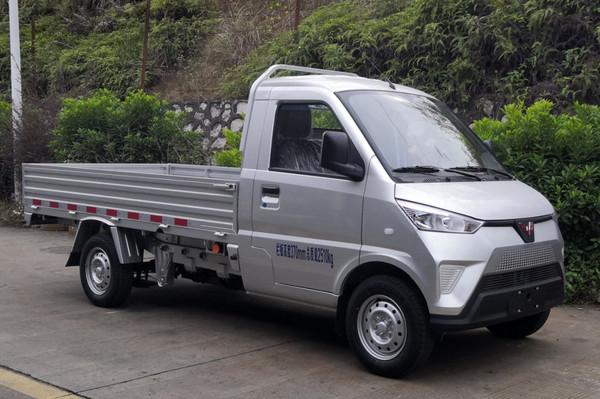 廣西汽車開始發力，五菱紅標小車曝光，外觀很霸氣，軸距3050mm