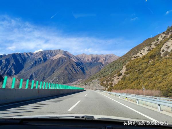 沒有收費站的高速公路，通車僅2年全長400公里，全程限速110公里