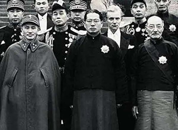 宋子文小13歲妻子，年輕時貌美如花，跟隨宋逃到美國後結局如何？