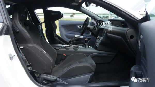 真V8後驅手動擋Shelby GT350,526馬力車主還覺得不大? 真V8後驅手動擋Shelby GT350,526馬力車主還覺得不大?