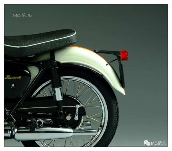 已經60歲了，還依然那麼年輕