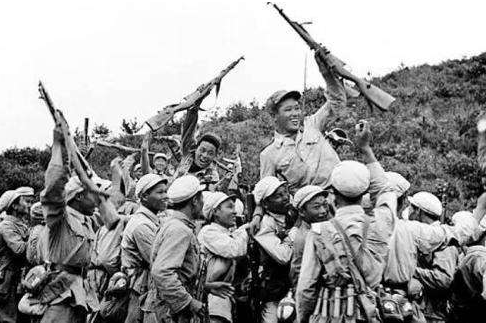 中國志願軍單挑17國，打到美國上下集體沉默，令日本都充滿敬佩