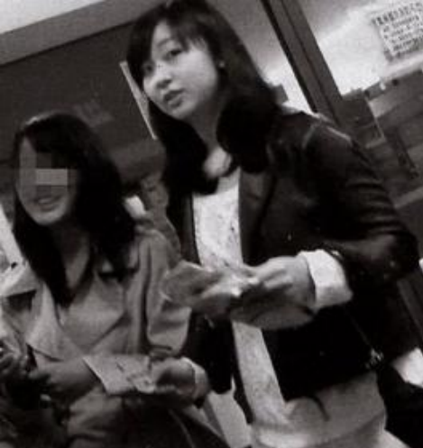 假笑機器佳子公主：被迫拋棄愛好迎合國民，整日活在母親的管控中