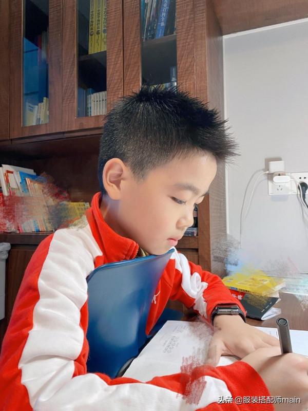 他是徐崢御用小演員,10歲提名百花獎,人小鬼大演技堪稱影帝 他是徐崢御用小演員,10歲提名百花獎,人小鬼大演技堪稱影帝