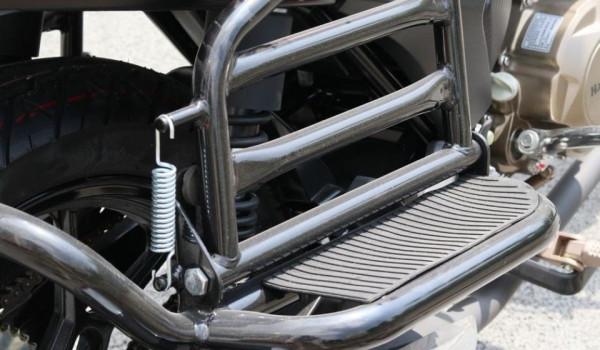 豪江150級運動街車，配置出色，還能裝貨運貨，售7580元