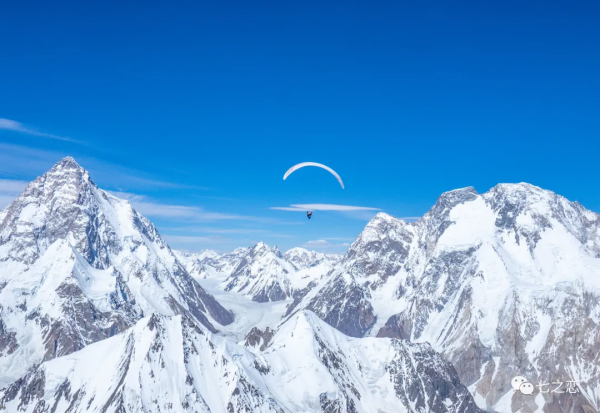 8407米！Antoine再創滑翔傘世界紀錄 無氧飛越布洛阿特峰