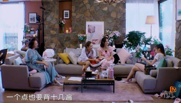 明星的家有多亂？謝娜家無處站腳，袁姍姍家衛生間像菜市場