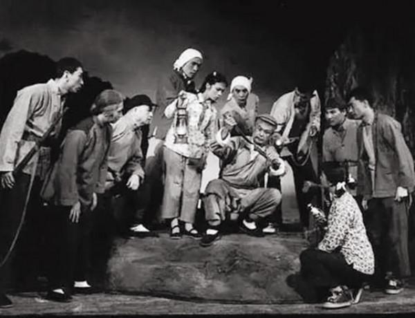 張學津後事：全體徒弟跪拜高喊：“師父，我們都是您的兒子”