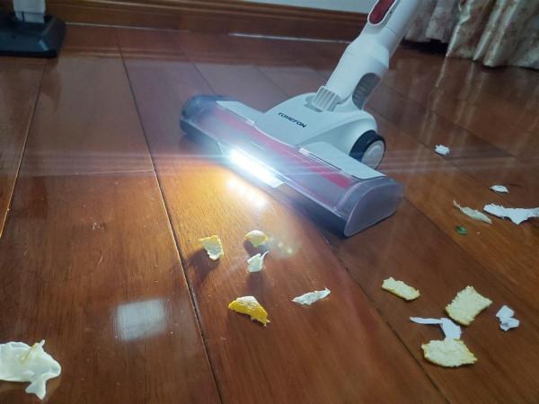 該來個大掃除了，看看斐納無線手持家用吸塵器展神力