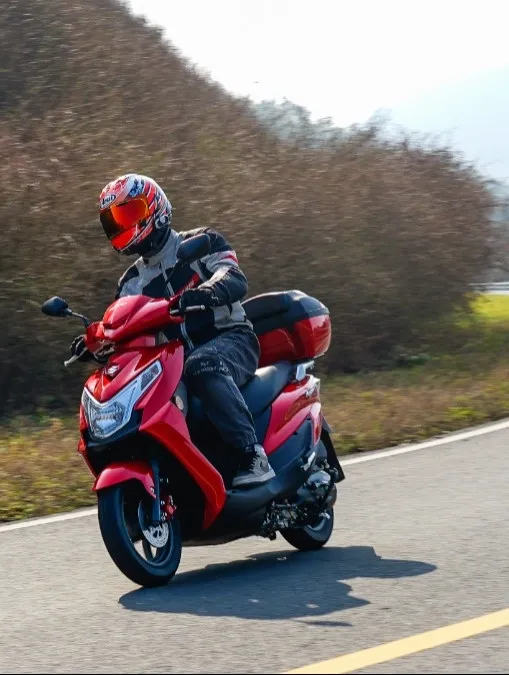 300元的差價，比UU125好在哪裡？——輕騎鈴木UE125測評