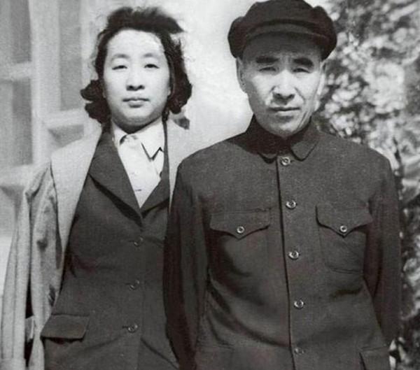 建國後劉亞樓被授予上將,林彪出面寫信給主席,稱:此人應授大將 建國後劉亞樓被授予上將,林彪出面寫信給主席,稱:此人應授大將