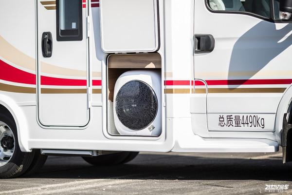 航空輕量化設計,配3.0T自動擋,能食宿多人,國產賓歌精緻型房車 航空輕量化設計,配3.0T自動擋,能食宿多人,國產賓歌精緻型房車