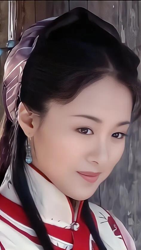 沈傲君，年輕時美貌驚豔