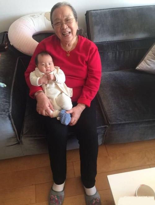 因容嬤嬤一角走紅，被稱為&quot;童年陰影&quot;的老戲骨李明啟，現狀如何？