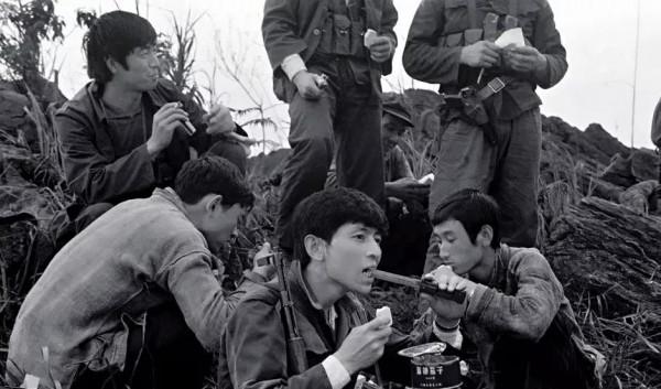 運輸靠騾馬 飲水按克算 看當時後勤 就知道老山英雄們為何值得尊重了 運輸靠騾馬 飲水按克算 看當時後勤 就知道老山英雄們為何值得尊重了