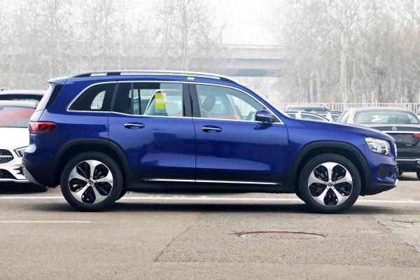 豪華品牌入門7座SUV，降至良心價，空間比漢蘭達大，實拍賓士GLB