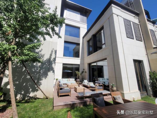 魯能格拉斯小鎮墅區 質拙抱樸，清靈自在讓生活，重回中國院居