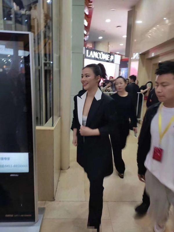 馬思純真不打算減肥了?還扎個馬尾,顯得臉更胖了 馬思純真不打算減肥了?還扎個馬尾,顯得臉更胖了