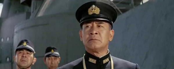 美軍在海戰中第一次，也是唯一一次自殺式衝鋒，日軍艦被當場炸飛