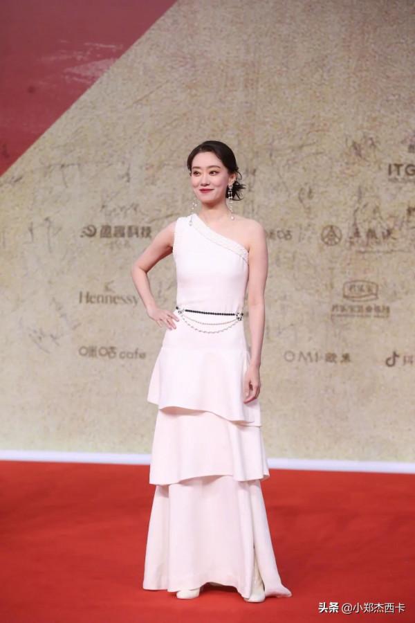 看完女明星們的金雞獎紅毯生圖，我的容貌焦慮好多了…
