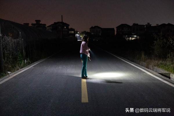 小巧輕便的照明好物在路上M4 TURBO迷你強光手電筒輕體驗 小巧輕便的照明好物在路上M4 TURBO迷你強光手電筒輕體驗