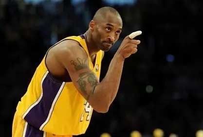 科比為什麼不喜歡傳球？金牌助教菲爾漢迪告訴你真正的原因
