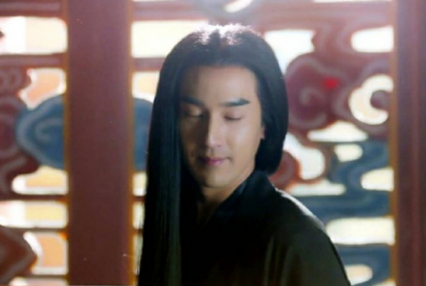 求求男演員不要再披頭散髮了，“黑長直”不是人人都能駕馭的