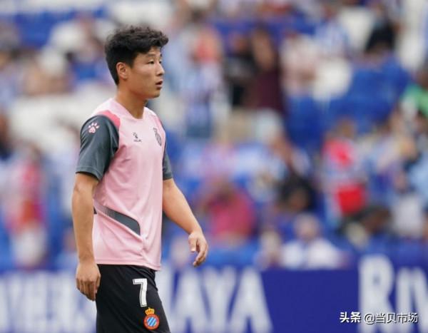 西甲迎來榜首大戰!銀河戰艦對陣蝙蝠軍團,你看好誰笑到最後? 西甲迎來榜首大戰!銀河戰艦對陣蝙蝠軍團,你看好誰笑到最後?