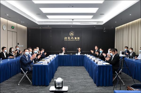 抖音測試快遞服務“音尊達”，星巴克入駐美團外賣