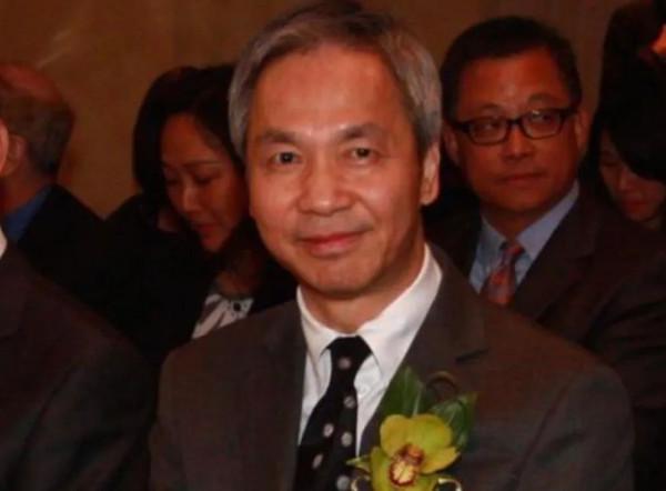 被何超瓊第一時間封殺,洗米華選擇變現7000萬走人,憑空損失11億 被何超瓊第一時間封殺,洗米華選擇變現7000萬走人,憑空損失11億