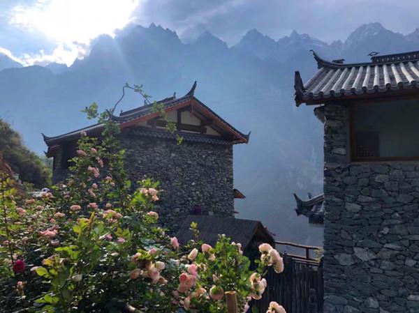 虎跳峽丫叉角莊園：包攬美景 歸隱田園