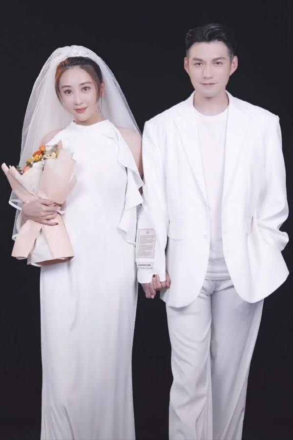 杜若溪：嫁男神偶像嚴屹寬，兩度流產生女，風光幸福背後有艱辛