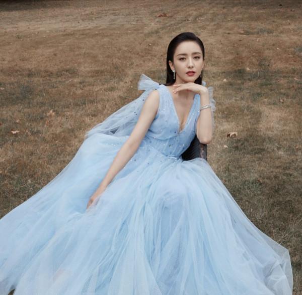 佟麗婭 1983年 中國內地演員 畢業於中央戲劇學院 佟麗婭 1983年 中國內地演員 畢業於中央戲劇學院