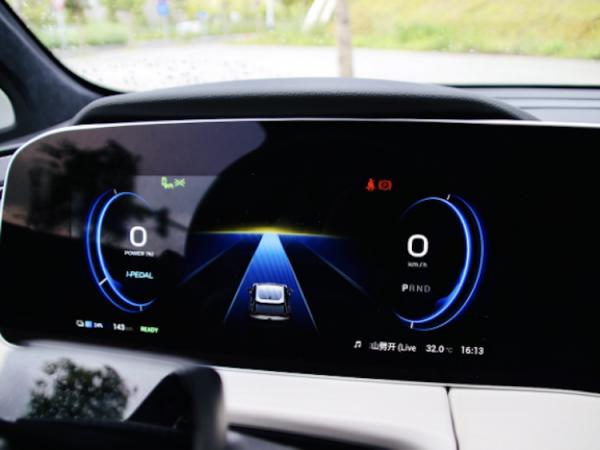 靜態對比：上汽大眾ID.4 X碰撞廣汽埃安Aion LX