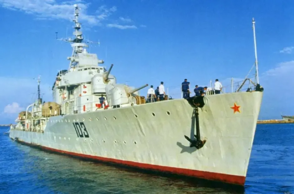 中國軍艦警報響，炮上膛，62年美軍狄海文號入侵中國領海事件揭秘