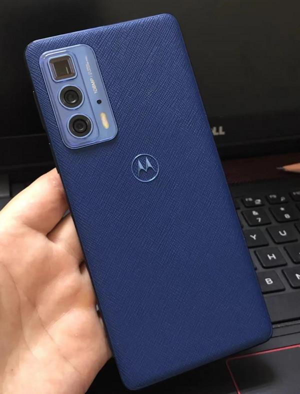 驍龍870+12G執行記憶體+1億畫素，才2千多，這款摩托羅拉價效比不錯