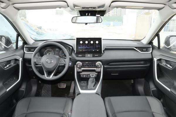 威蘭達:指導價22.88萬,後備廂容積580L,空間討喜 威蘭達:指導價22.88萬,後備廂容積580L,空間討喜